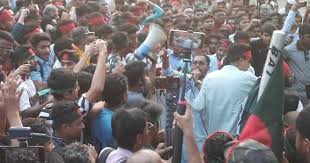 সন্ত্রাসী সংগঠন আখ্যা দিয়ে ছাত্রলীগকে নিষিদ্ধের আলটিমেটাম